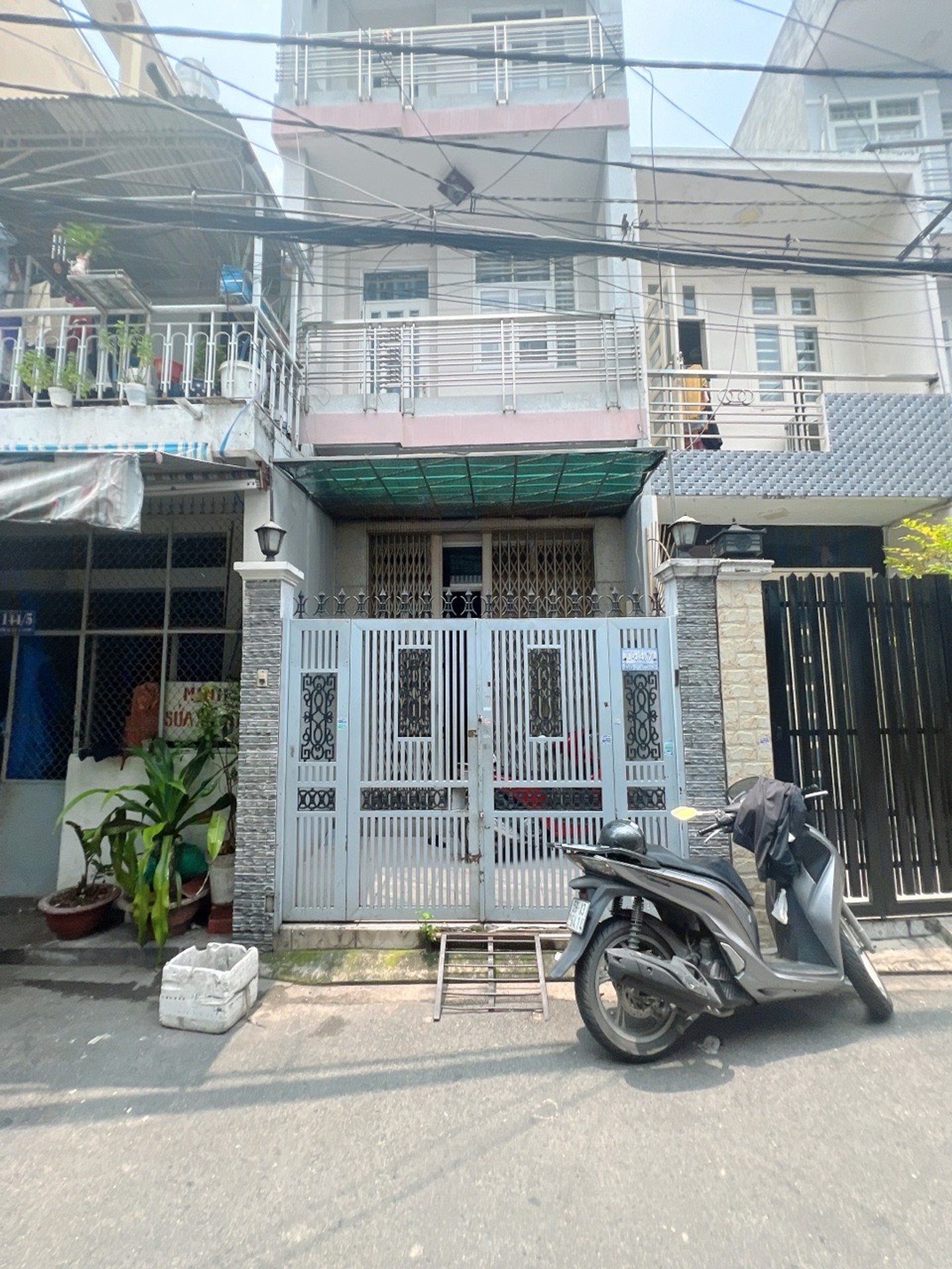 Nhà tại Khu vực khác, TP.HCM